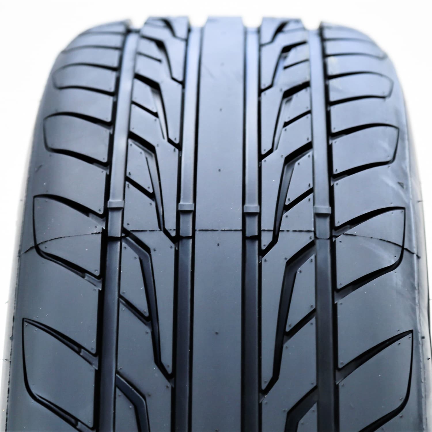 225/45R17 Farroad FRD888 94W (Non-RunFlat) - Image 2